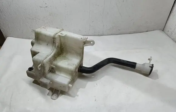 Lexus RX 330 - 350 - 400H Windshield washer fluid reservoir/tank 060851112 E11001104 E11001112