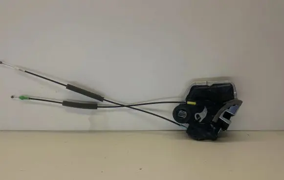 Lexus IS III XE30 Rear door lock 6905053040