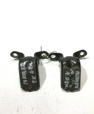Nissan Navara D40 Front door hinge set 
