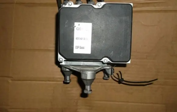 Mercedes-Benz E W212 ABS Pump A2124313512