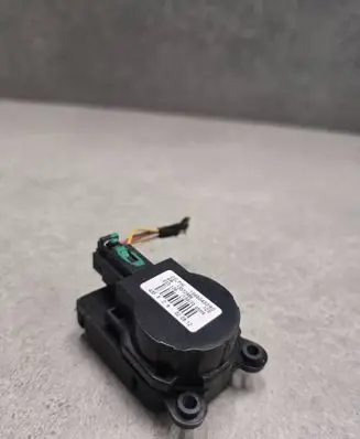 Opel Mokka Air flap motor/actuator 16456433R0 13372986