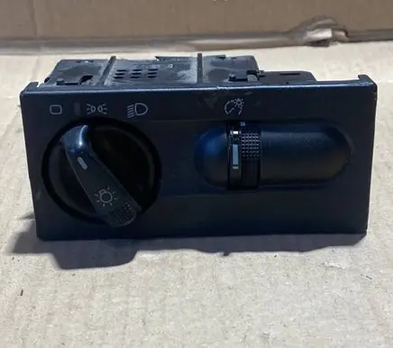 Volkswagen Golf III Light switch 1H6941531