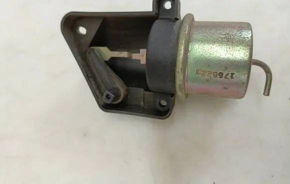 Ford Transit Vacuum valve 98VW18B828CA