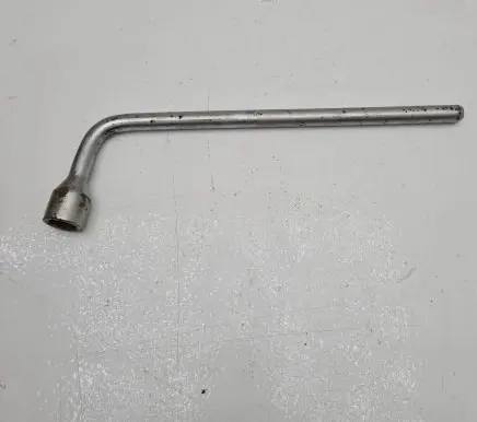 Mercedes-Benz E W211 Wheel nut wrench 1205810246