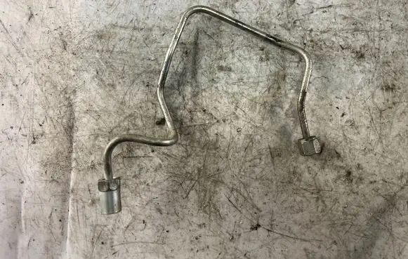 Toyota Land Cruiser (HDJ90) Fuel injector supply line/pipe 