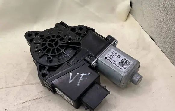 Volkswagen Golf VII Rear glass lock/latch C553 82450D4000