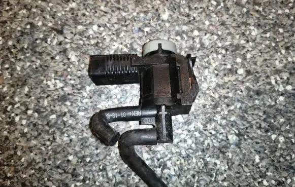 Volkswagen Caddy Turbo solenoid valve 1K0906283A