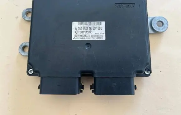 Smart ForTwo II Engine control unit/module A4519004600 G2T60173HDZE