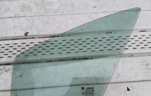 Opel Tigra A Front vent window/glass (coupe) 43R000980