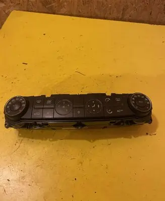 Mercedes-Benz E W211 Door control unit/module 2118300385