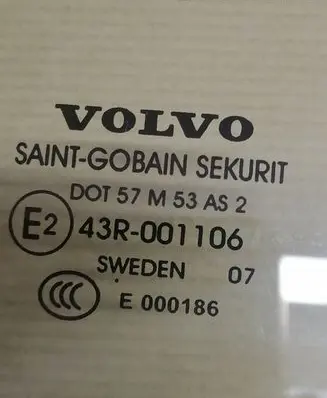 Volvo V70 Front door window glass four-door DOT57M53AS2 43R001106