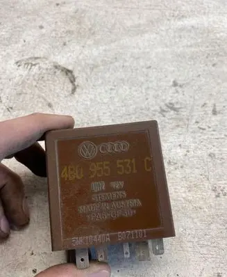 Volkswagen PASSAT B5.5 Other relay 4b0955531c