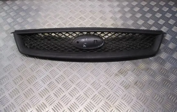 Ford Focus Front bumper upper radiator grill