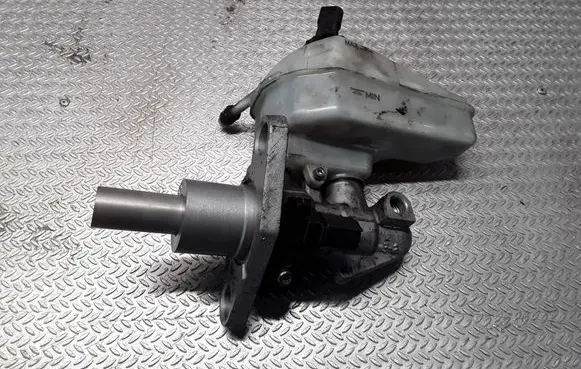 Audi A3 S3 A3 Sportback 8P Master brake cylinder 1K2611301C