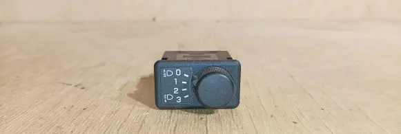 Nissan Almera Tino Headlight level height control switch 369973 D34900