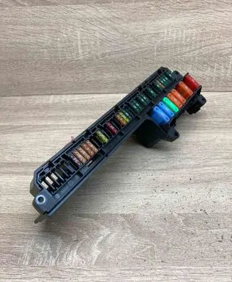 BMW 5 E60 E61 Fuse module 695733002 18917