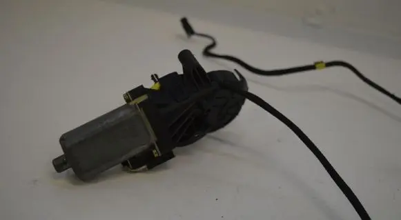 Mercedes-Benz C W203 Seat adjustment motor A2038202042