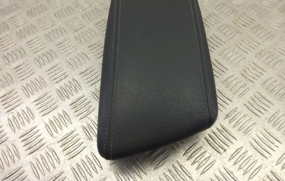 KIA Niro Armrest