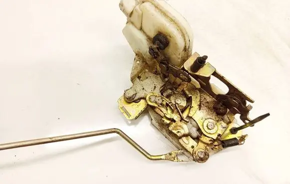 Mitsubishi Pajero Front door lock