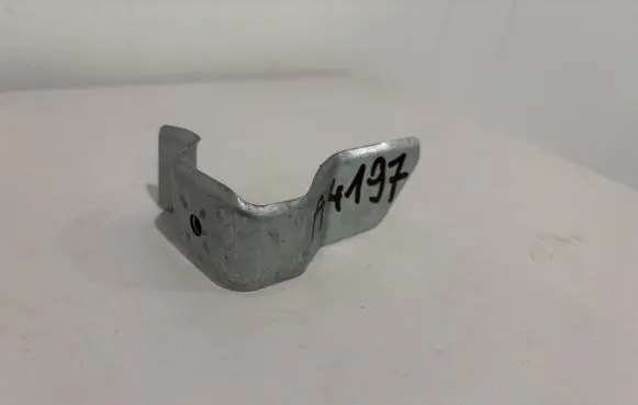Volkswagen Sharan Fender mounting bracket 7N0821151A