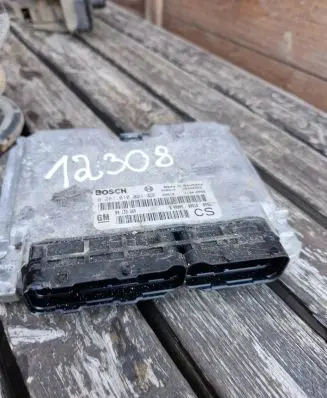 Opel Zafira A Engine control unit/module 09133269 28SA4222 0281010021