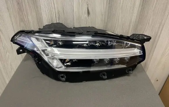 Volvo XC90 Headlight/headlamp 31655715 32228297