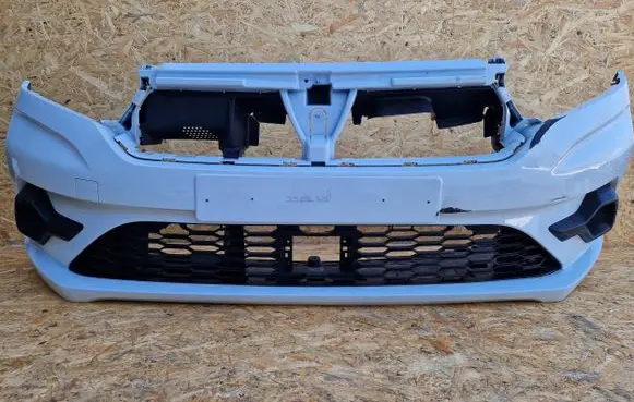 Dacia Sandero III Front bumper 620228531R MP837G 2254324