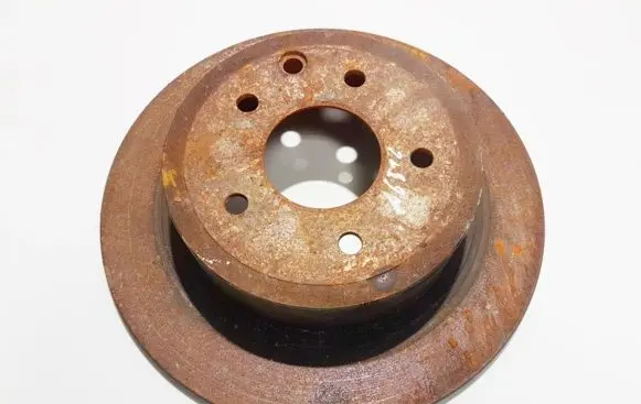 Nissan Qashqai Rear brake disc neventiliuojamas