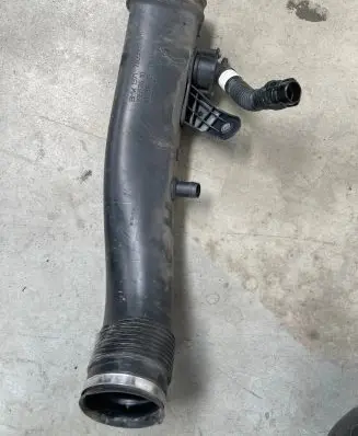 BMW X5 F15 Air intake hose/pipe 23557610 7605585 1070875