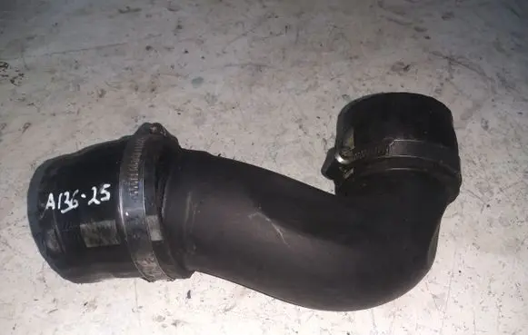 Volvo XC90 Engine coolant pipe/hose 30751920