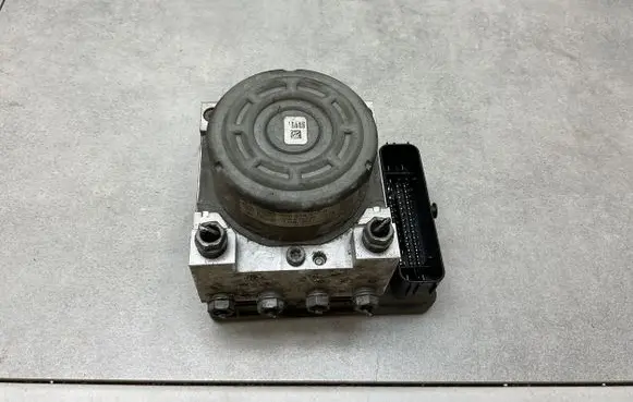 Skoda Octavia Mk3 (5E) ABS Pump 3Q0907379N 3Q0614517N