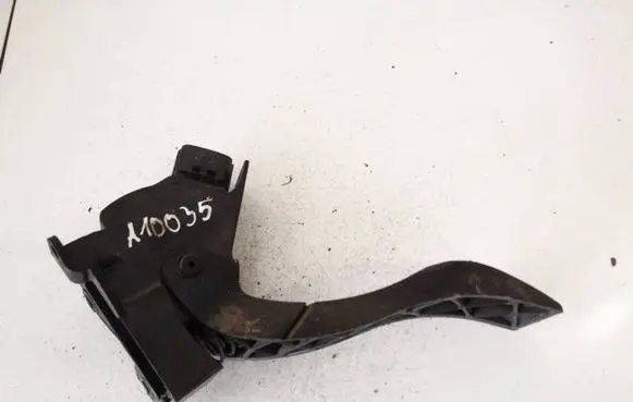 Ford Focus Accelerator throttle pedal 98ab9f836ae