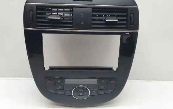 Nissan Pulsar Climate control/heater control trim 