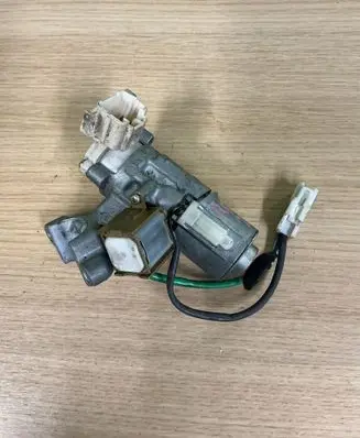 Toyota RAV 4 (XA20) Ignition lock 45020423 1031