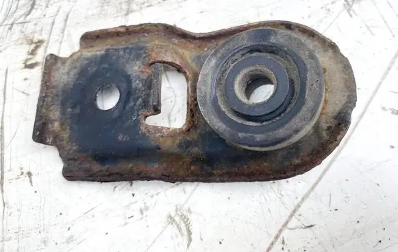 Subaru Outback Radiator mount bracket 