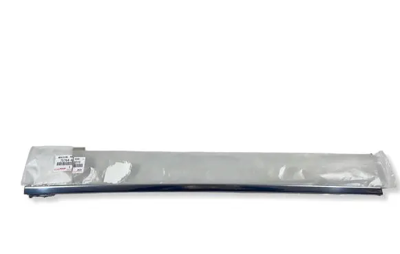 Toyota RAV 4 (XA50) Rear door windshield rail 7576442010