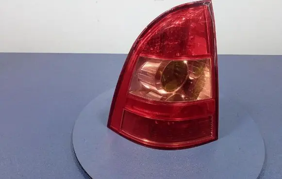 Toyota Corolla E120 E130 Rear/tail lights 02-93