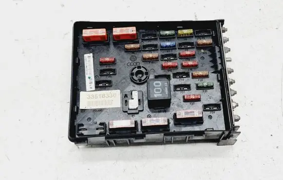 Volkswagen PASSAT B6 Fuse module 3C0937125