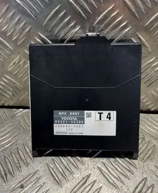 Toyota RAV 4 (XA40) Central body control module 8922142300