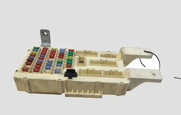 Hyundai Santa Fe Fuse module 919502B200