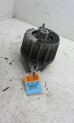 Mercedes-Benz C W204 Engine mount bracket A2042404717