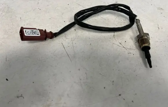 Audi A5 Oil temperature sensor 8W0906088B
