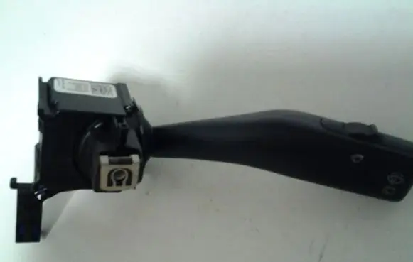 Volkswagen Golf V Wiper control stalk 1K0953519
