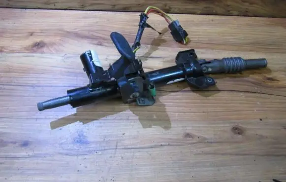 Renault Espace III Steering wheel axle 8240201