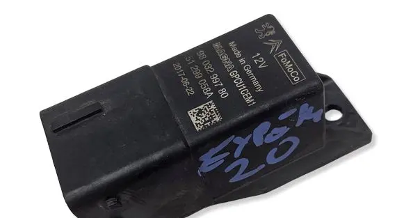 Peugeot Expert Glow plug pre-heat relay 98032997804CAR 9803299780