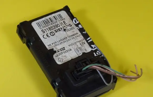 Renault Megane II Ignition lock 8200074331A