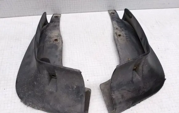 Nissan Primera Front mudguard 