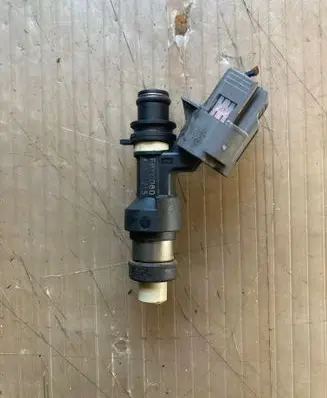 Subaru Legacy Fuel injector FBYC080 8001215