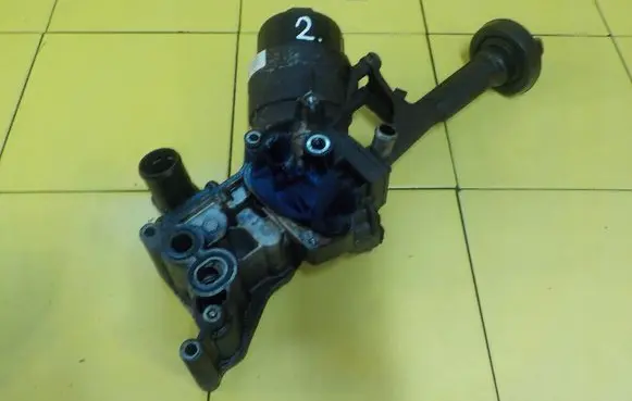 Opel Combo D Oil filter mounting bracket WLEW