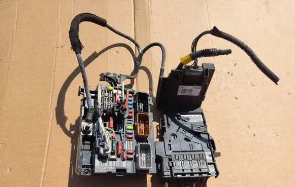 Citroen C4 Grand Picasso Fuse box set 9666527680 9675877980